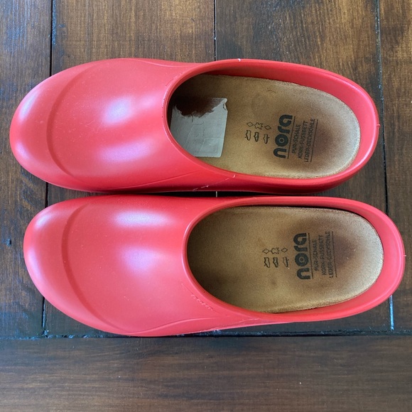 Nora Red European Garden Clogs Size 39/6 Womens - Picture 5 of 5